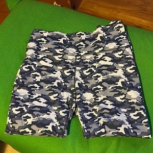 Fabletics camouflage powerhold leggings